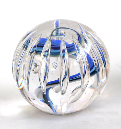 Click to view detail for DB-1069 Paperweight-Blue Bubble Globe $125